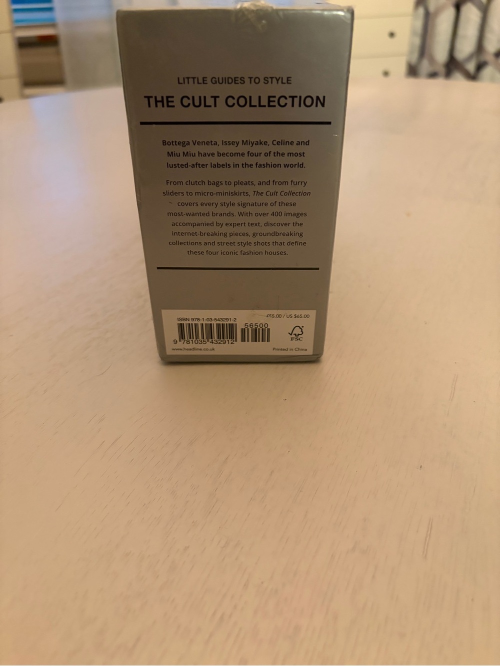 The Cult Collection Little Guides to Style Box Set - Silver & Neon Yellow - Picture 4 of 4